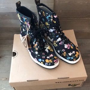 Darcy Floral Dr. Martens